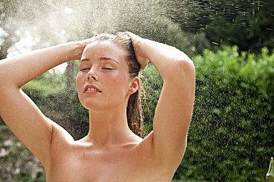 VR“凿墙”一锤八十超带感，《你行你装》1.1版本更新